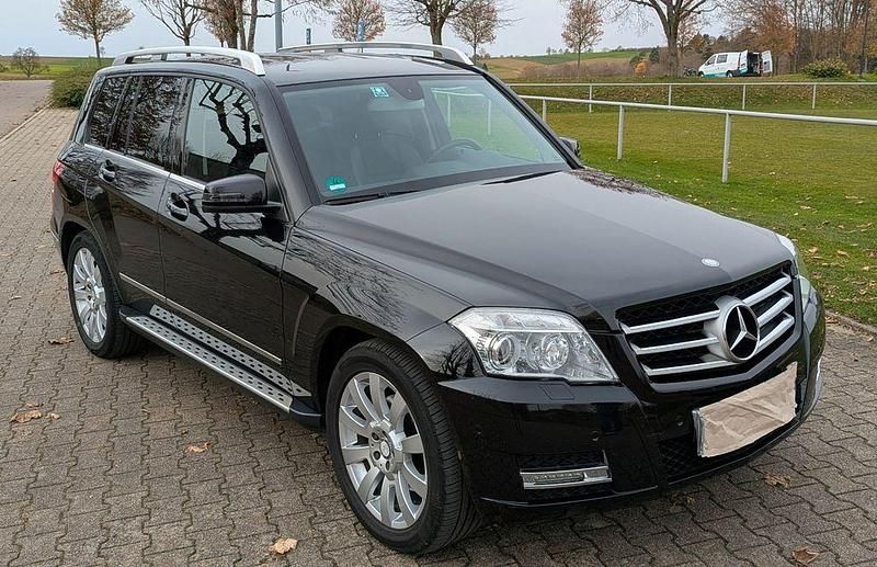 Schwarz Gebraucht 2010 Mercedes GLK350 SUV | 10.900 € (Guter Preis) - Bild 1/4
