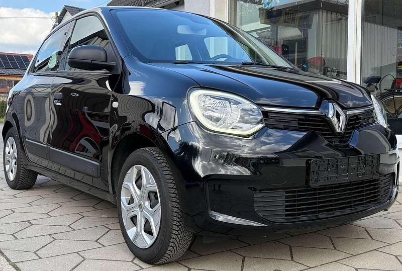 Gebraucht Renault Twingo Life 65 PS (47 kW) 2020 Sternenschwarz Kleinwagen