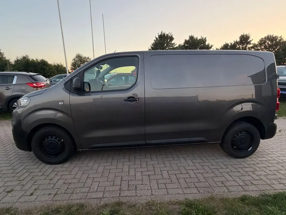 Gebraucht Peugeot Expert Premium 122 PS (89 kW) 2019 Van