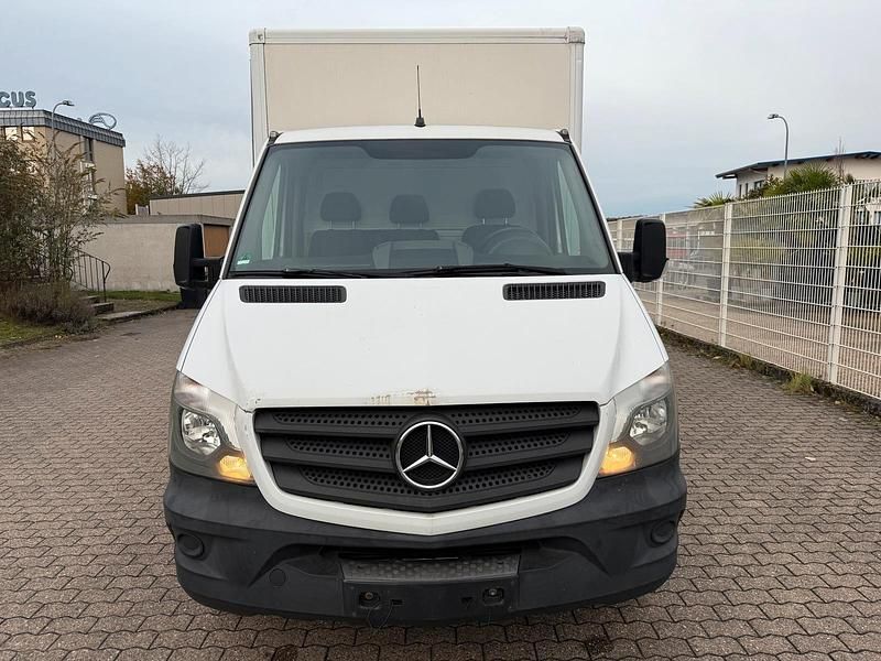 Weiß Gebraucht 2017 Mercedes 316 Van | 11.900 € (Teuer) - Bild 1/4