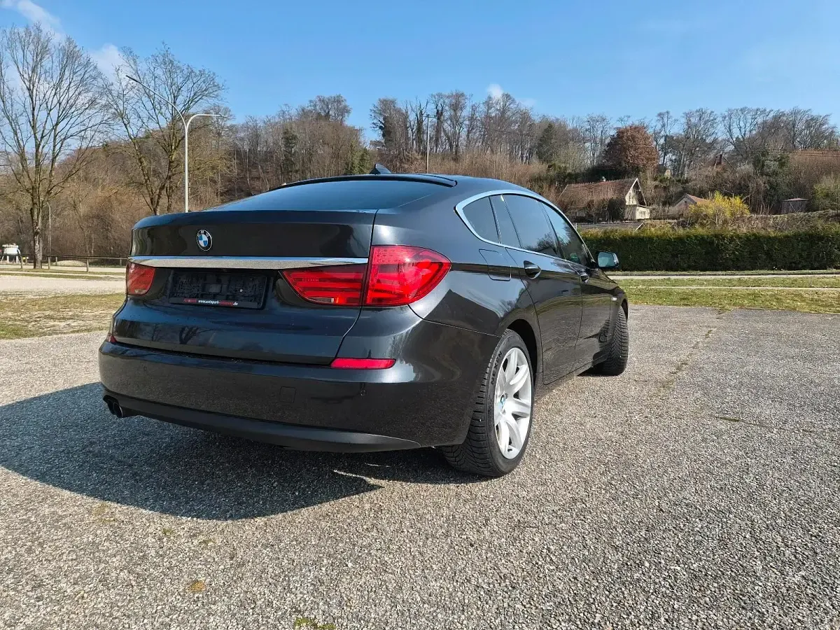Używany BMW 530 245 KM (180 kW) 2011 Brązowy Sedan/Limuzyna