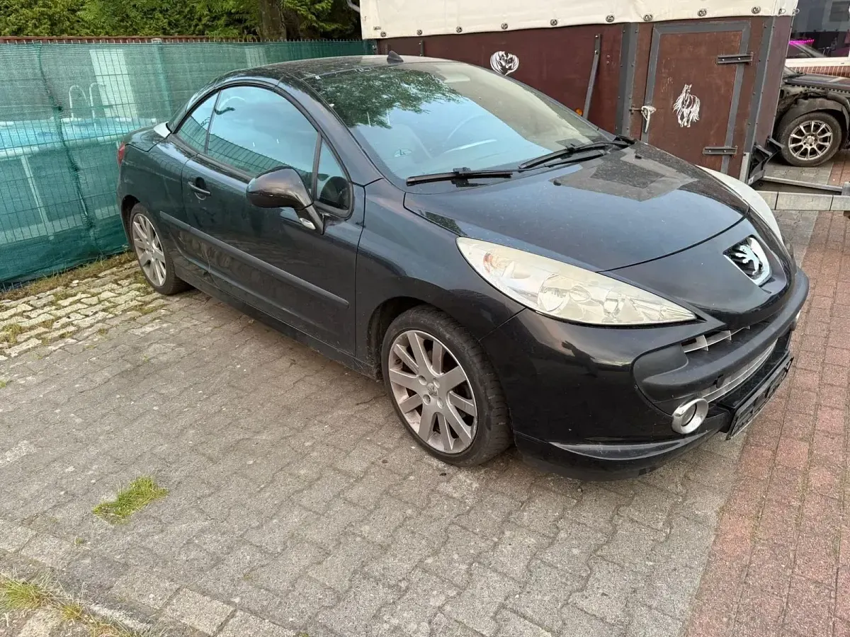 Gebraucht Peugeot 207 CC 90 PS (66 kW) 2007 Schwarz Cabrio