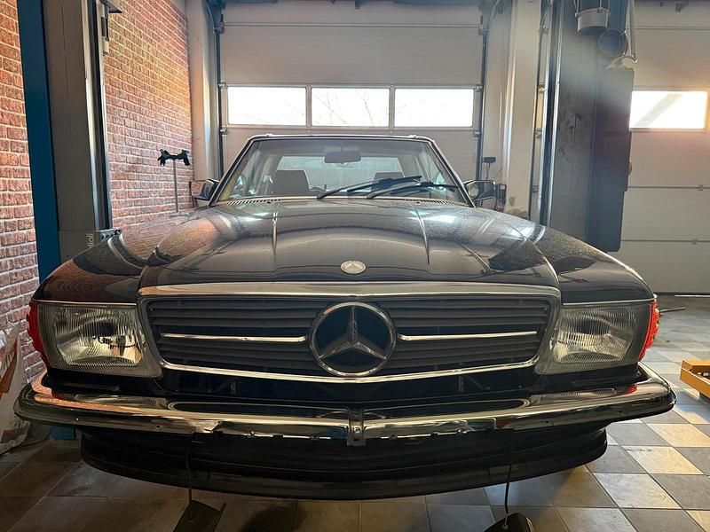 Gebraucht Mercedes 560 231 PS (169 kW) 1987 Schwarz Cabrio