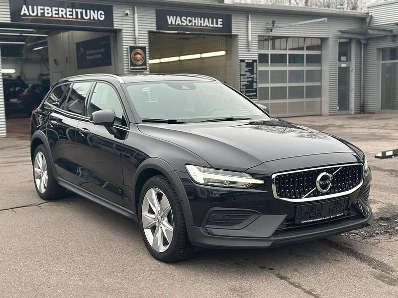 Gebraucht Volvo V60 CC 197 PS (144 kW) 2021 Schwarz Kombi