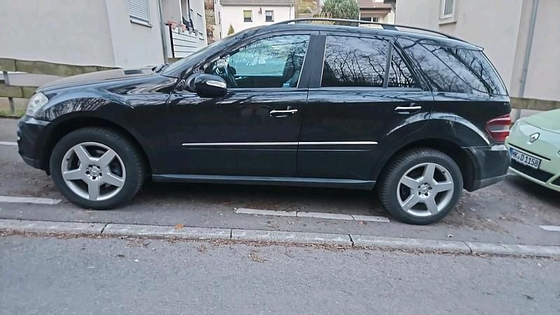 Gebraucht Mercedes ML420 309 PS (227 kW) 2008 Schwarz SUV