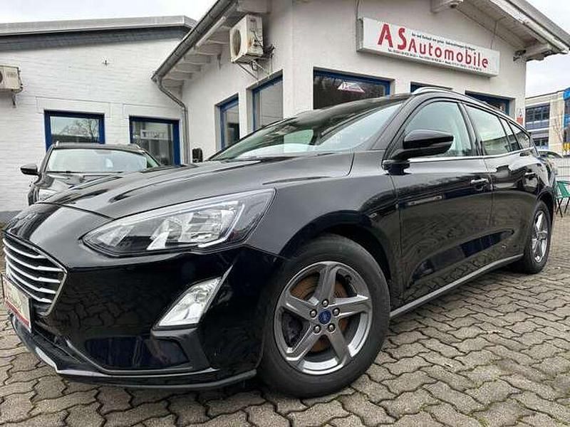 Gebraucht Ford Focus Cool & Connect 120 PS (88 kW) 2020 Agate black Kombi