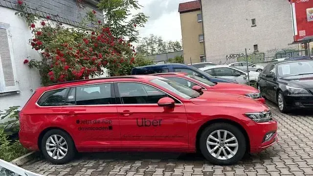 Gebraucht VW Passat Business 122 PS (89 kW) 2022 Rot Kombi