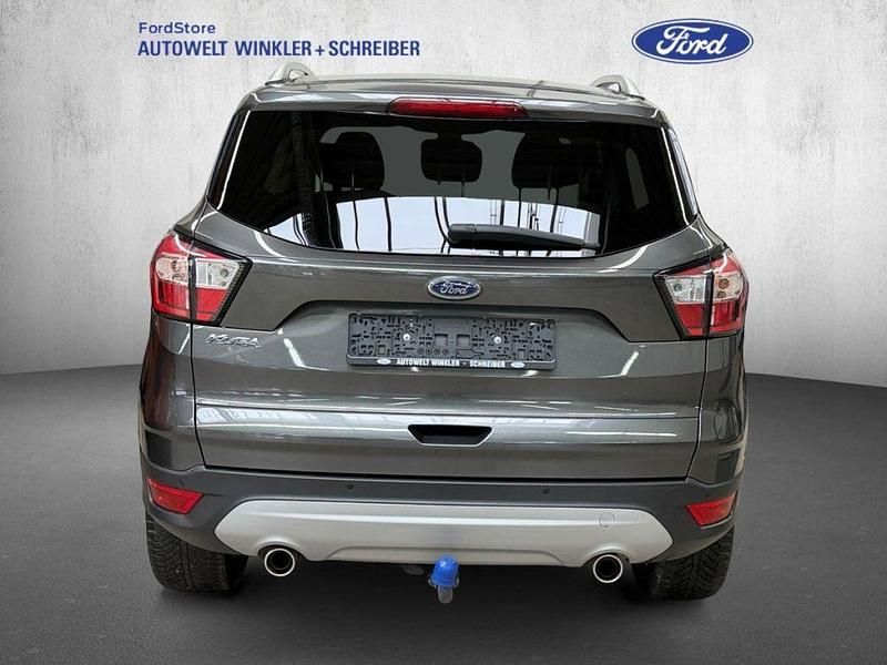 Gebraucht Ford Kuga Titanium 150 PS (110 kW) 2019 Grau SUV