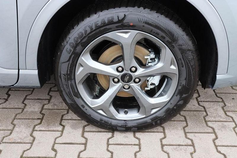 Gebraucht Ford Kuga ST-Line 242 PS (177 kW) 2025 Solar silver metallic SUV