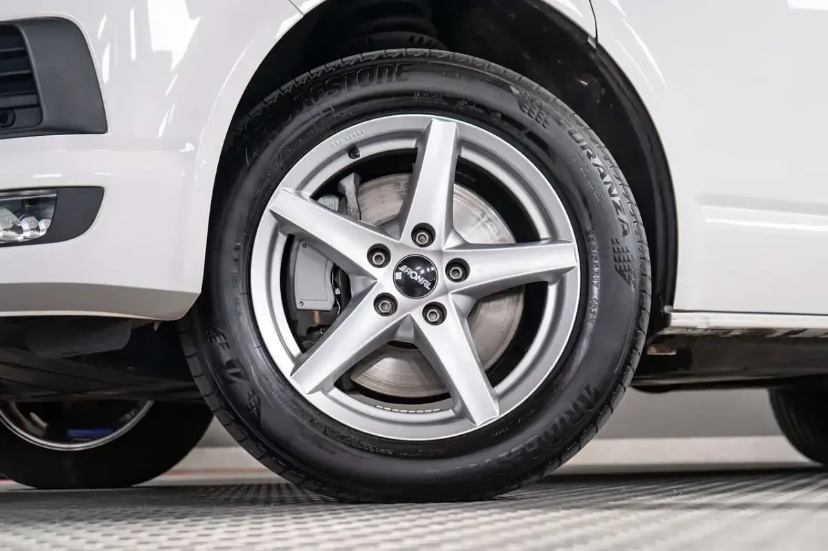 Gebraucht VW Multivan Trendline 150 PS (110 kW) 2018 Weiß Van / Kleinbus