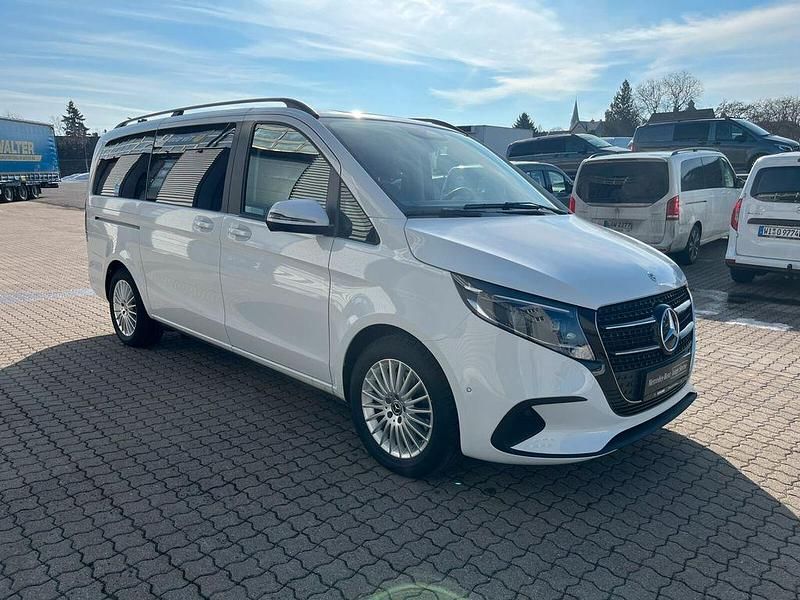 Gebraucht Mercedes V220 Style 163 PS (119 kW) 2025 Bergkristallweiß Van / Kleinbus