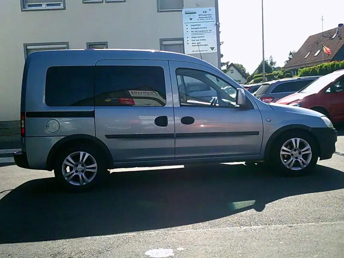 Gebraucht Opel Combo Edition 90 PS (66 kW) 2006 Aeroblau mi2 Van / Kleinbus