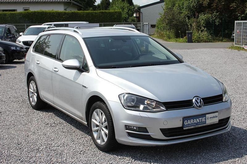 Silber Gebraucht 2015 VW Golf VII LOUNGE Kombi | 10.999 € (Fairer Preis) - Bild 1/4