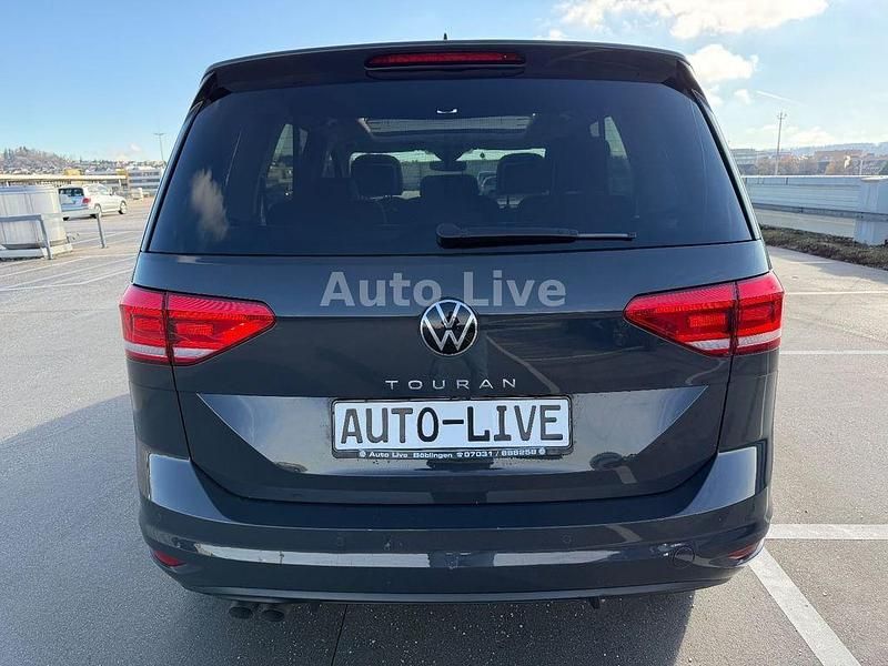Gebraucht VW Touran 150 PS (110 kW) 2022 Grau Van / Kleinbus