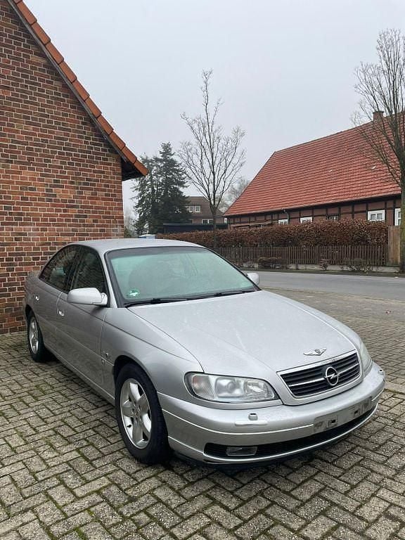 Silber Gebraucht 2000 Opel Omega Limousine | 3.500 € (Fairer Preis) - Bild 1/4
