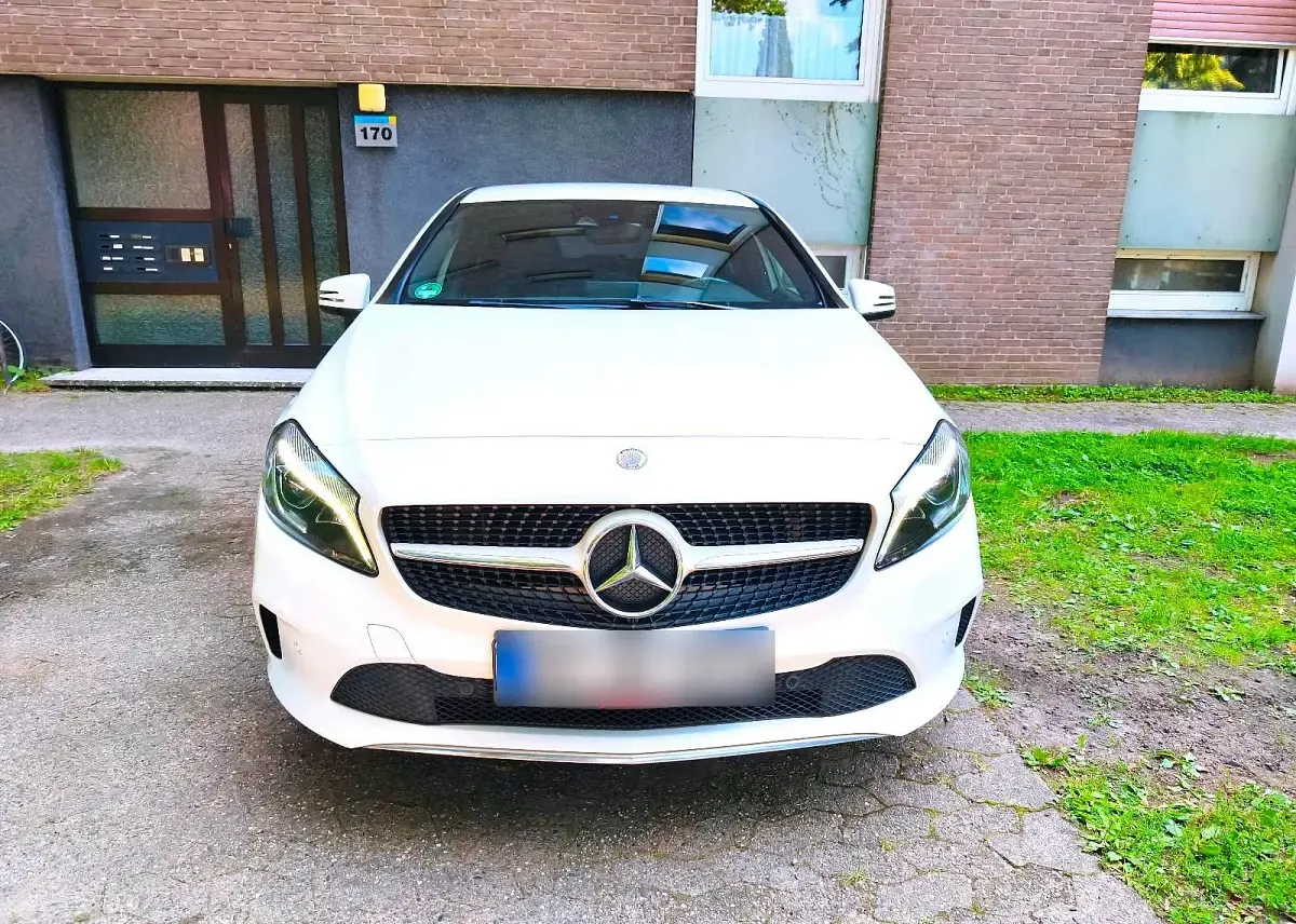 Gebraucht Mercedes A160 102 PS (75 kW) 2017 Weiß Limousine
