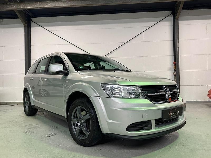 Gebraucht Dodge Journey SE 170 PS (125 kW) 2010 Silber SUV