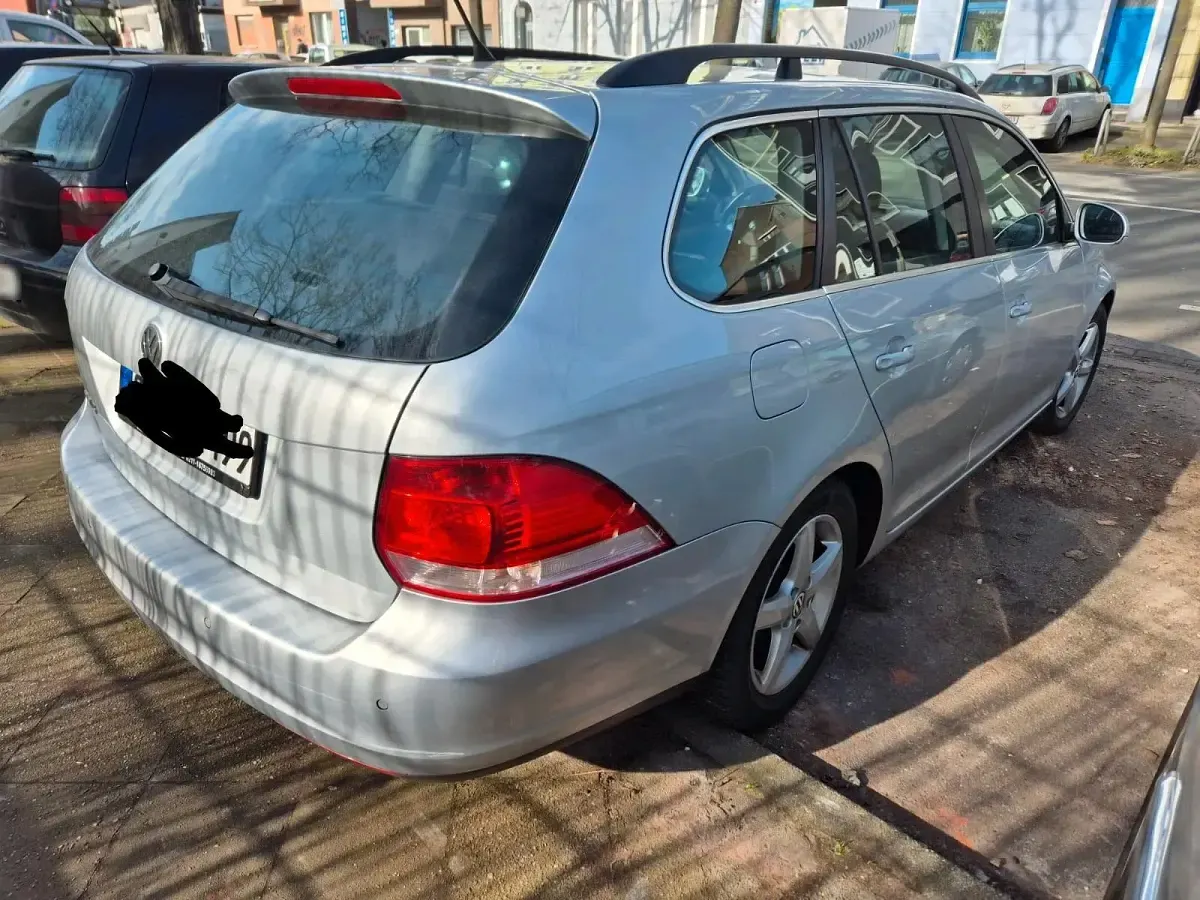 Gebraucht VW Golf VI 105 PS (77 kW) 2009 Silber Kleinwagen