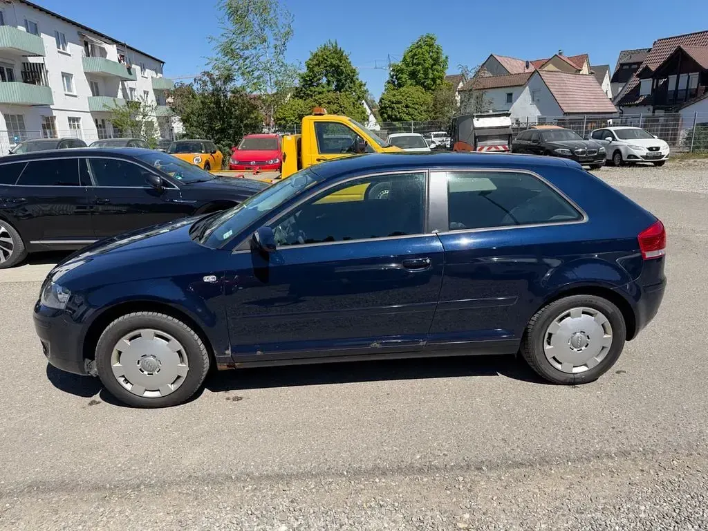 Używany Audi A3 Attraction 102 KM (75 kW) 2005 Niebieski Hatchback