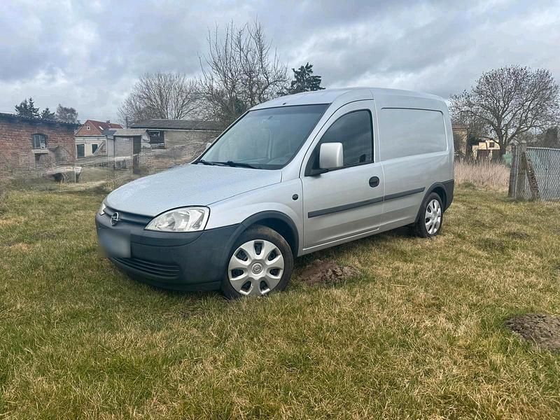 Gebraucht Opel Combo 87 PS (63 kW) 2004 Silber Van / Kleinbus