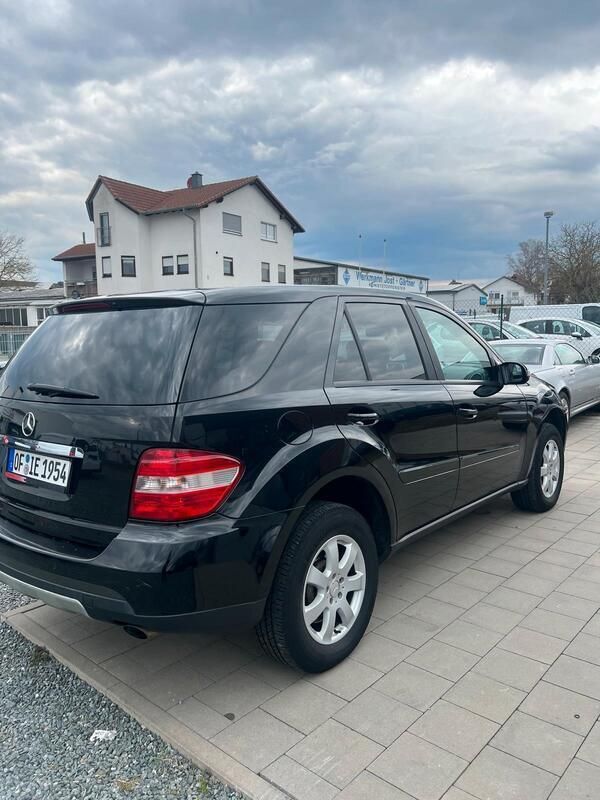 Schwarz Gebraucht 2006 Mercedes ML280 SUV | 5.350 € - Bild 1/4
