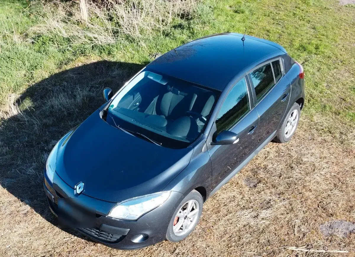 Gebraucht Renault Mégane 101 PS (74 kW) 2011 Blau Limousine