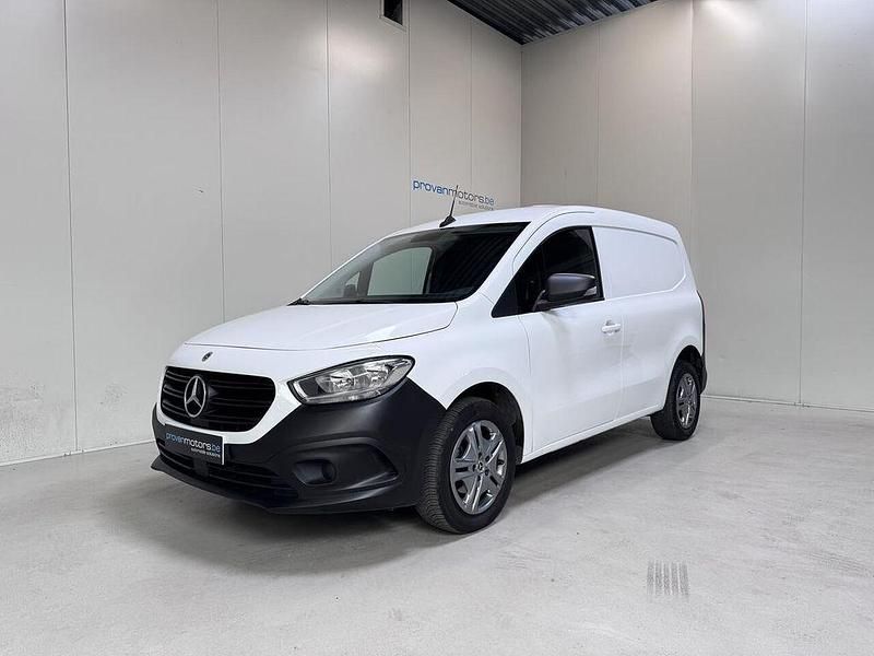 Weiß Gebraucht 2023 Mercedes Citan 108 Van / Kleinbus | 18.990 € (Fairer Preis) - Bild 1/4