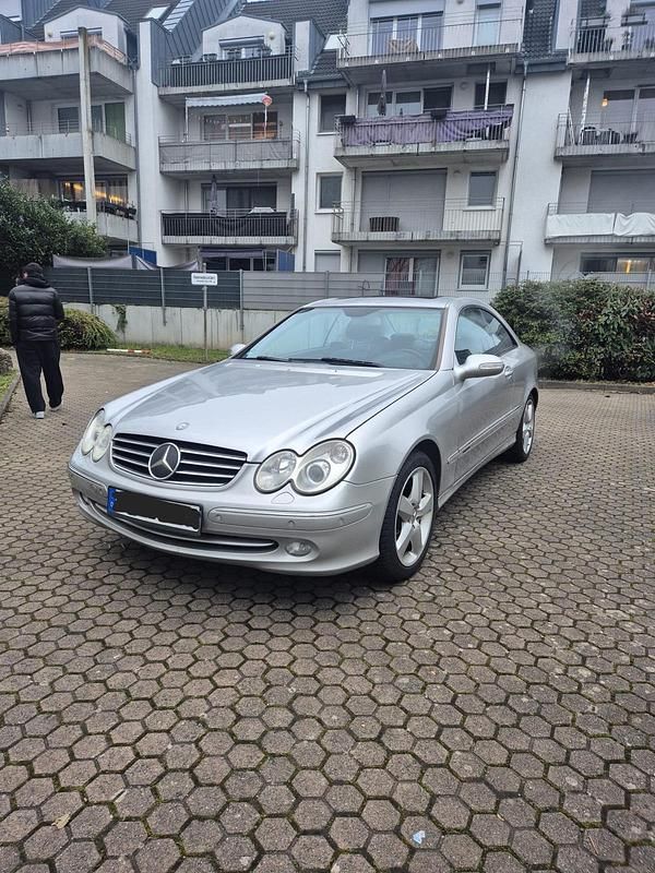 Gebraucht Mercedes CLK320 218 PS (160 kW) 2002 Silber Coupé