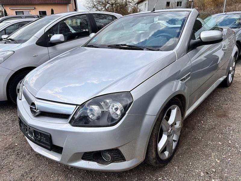 Gebraucht Opel Tigra 90 PS (66 kW) 2004 Silber Cabrio