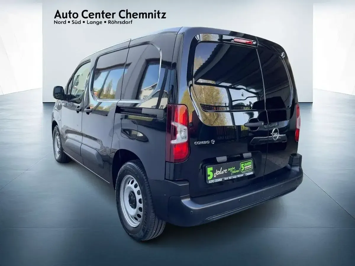 Gebraucht Opel Combo-e Life Basis 100 kW (136 PS) 2023 Schwarz Limousine