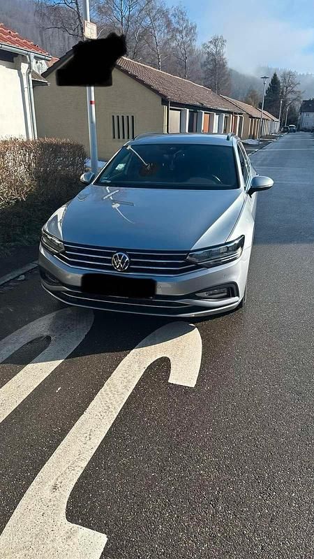 Gebraucht VW Passat 150 PS (110 kW) 2022 Silber Kombi