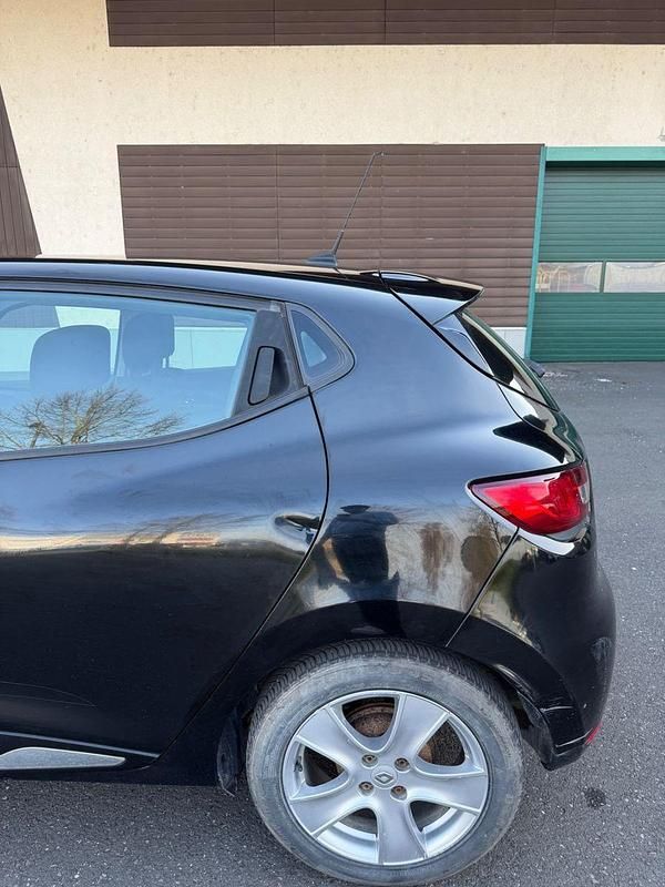 Gebraucht Renault Clio IV Dynamique 73 PS (53 kW) 2013 Schwarz Kleinwagen