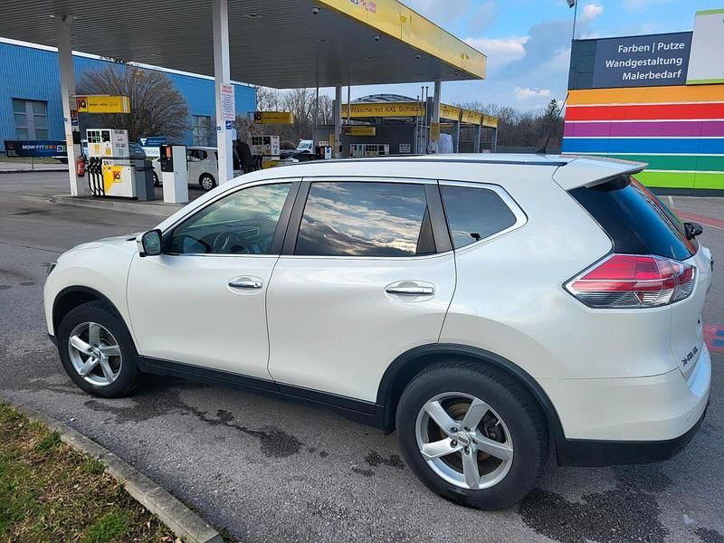 Gebraucht Nissan X-Trail Acenta 131 PS (96 kW) 2015 Weiß SUV