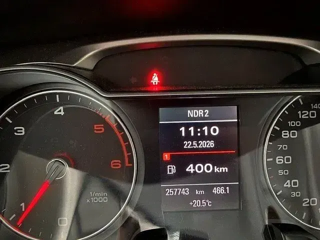 Gebraucht Audi A4 Attraction 136 PS (100 kW) 2012 Schwarz Kombi