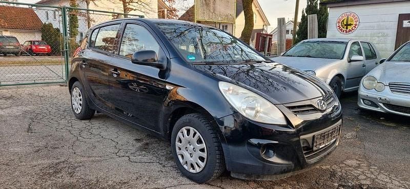 Gebraucht Hyundai i20 Edition 77 PS (56 kW) 2010 Schwarz Kleinwagen