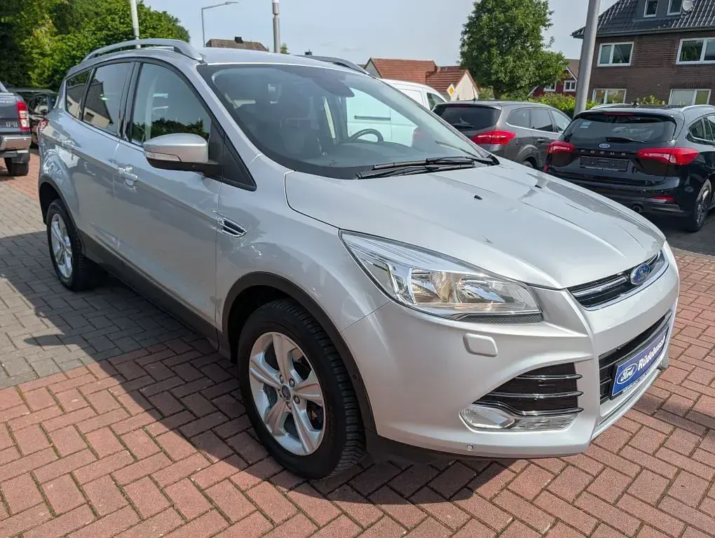 Gebraucht Ford Kuga Titanium 150 PS (110 kW) 2015 Silber SUV