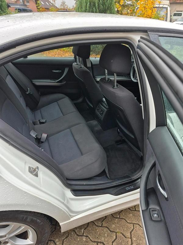 Gebraucht BMW 316 116 PS (85 kW) 2011 Weiß Limousine