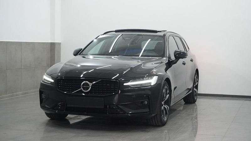 Gebraucht Volvo V60 Plus 197 PS (144 kW) 2025 Schwarz Kombi