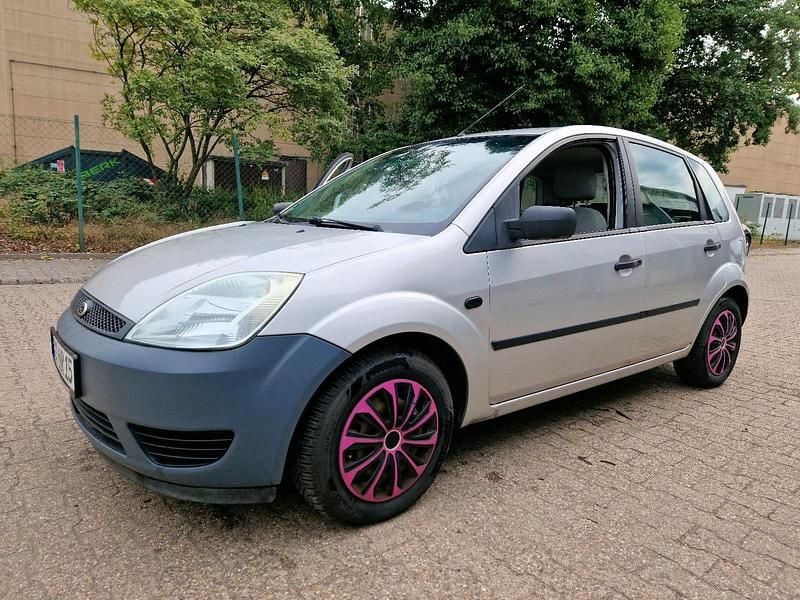 Silber Gebraucht 2003 Ford Fiesta Kleinwagen | 1.350 € (Fairer Preis) - Bild 1/4