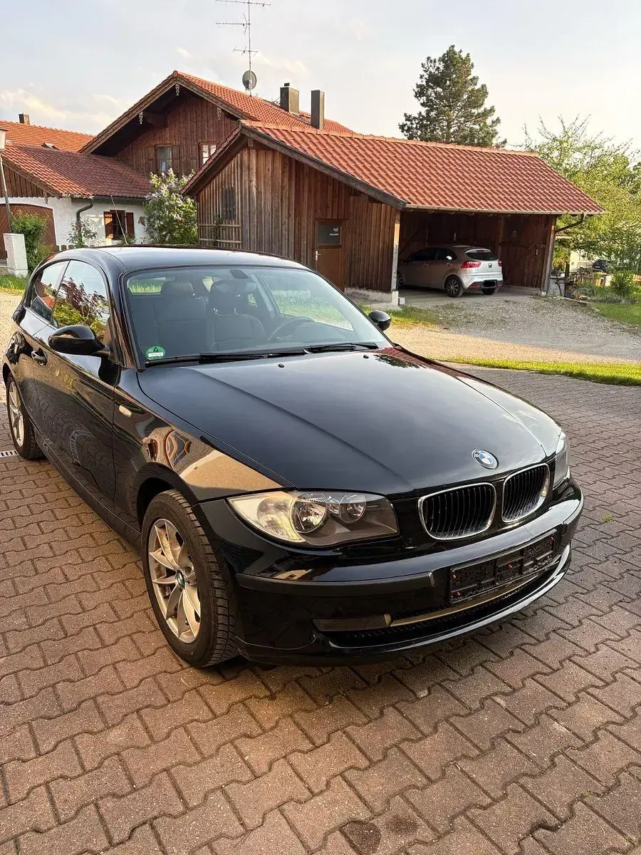 Gebraucht BMW 118 143 PS (105 kW) 2009 Schwarz Kleinwagen