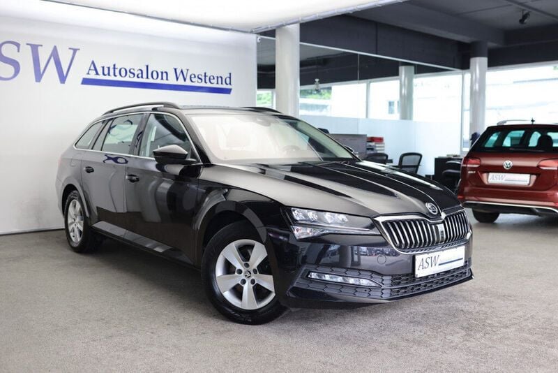 Grau Gebraucht 2021 Skoda Superb SportLine Limousine | 27.980 € (Fairer Preis) - Bild 1/4