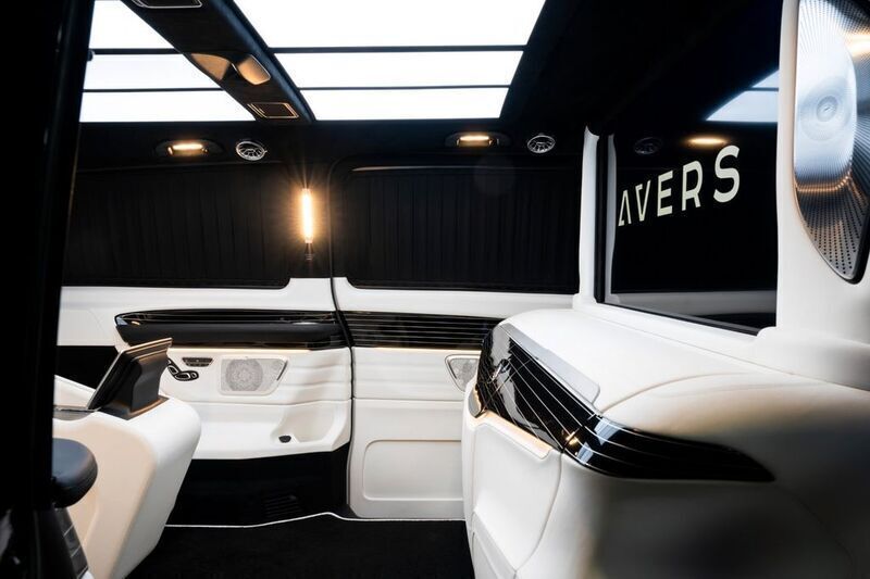 Gebraucht Mercedes V300 237 PS (174 kW) 2024 Schwarz Van / Kleinbus