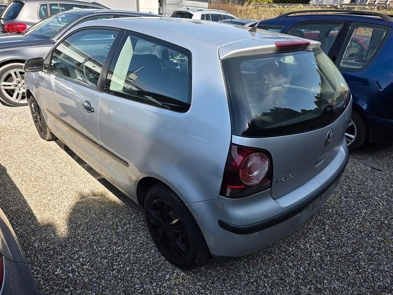 Gebraucht VW Polo 69 PS (50 kW) 2007 Silber Kleinwagen