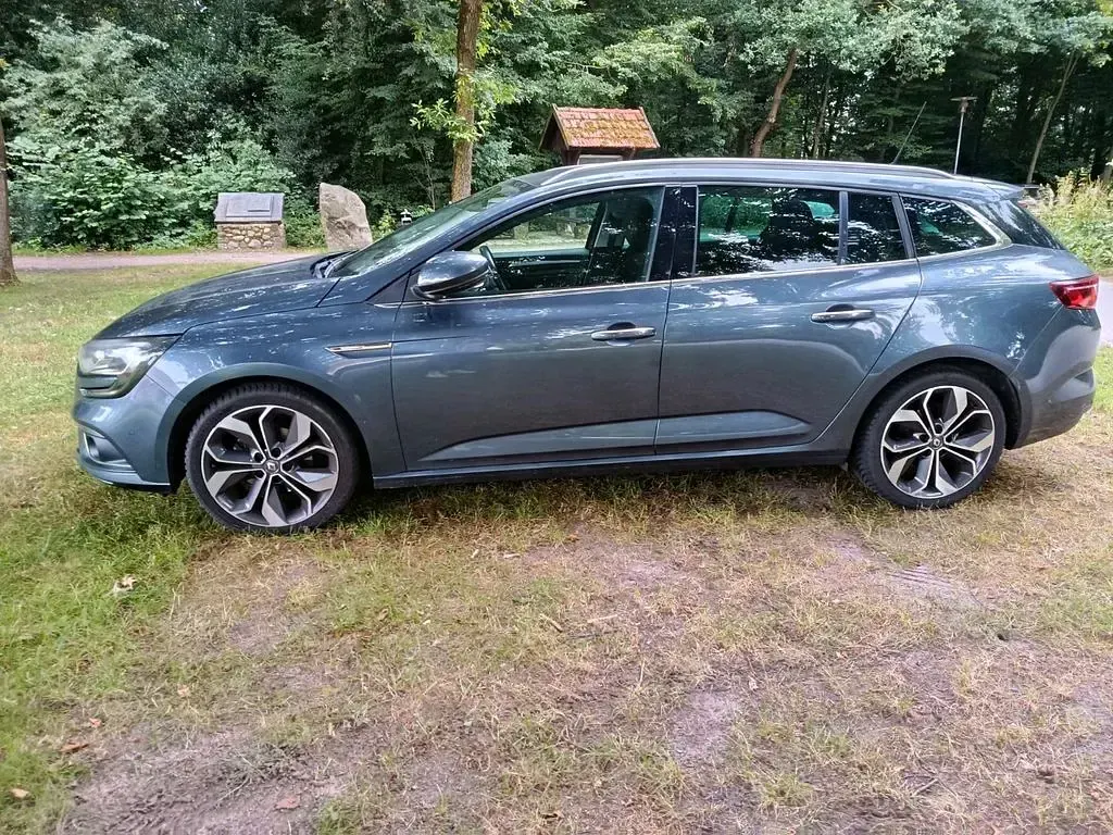 Gebraucht Renault Mégane Intens 132 PS (97 kW) 2018 Grau Limousine