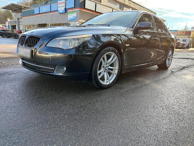 Gebraucht BMW 520 170 PS (125 kW) 2010 Schwarz Limousine
