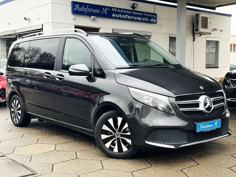 Grau Gebraucht 2021 Mercedes V220 Edition Van / Kleinbus | 39.900 € (Superpreis) - Bild 1/4