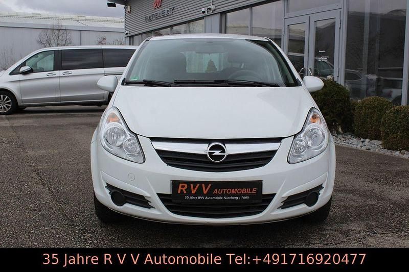 Gebraucht Opel Corsa Selection 75 PS (55 kW) 2010 Weiß Kleinwagen