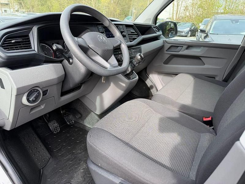 Gebraucht VW Transporter 110 PS (80 kW) 2021 Grau Van