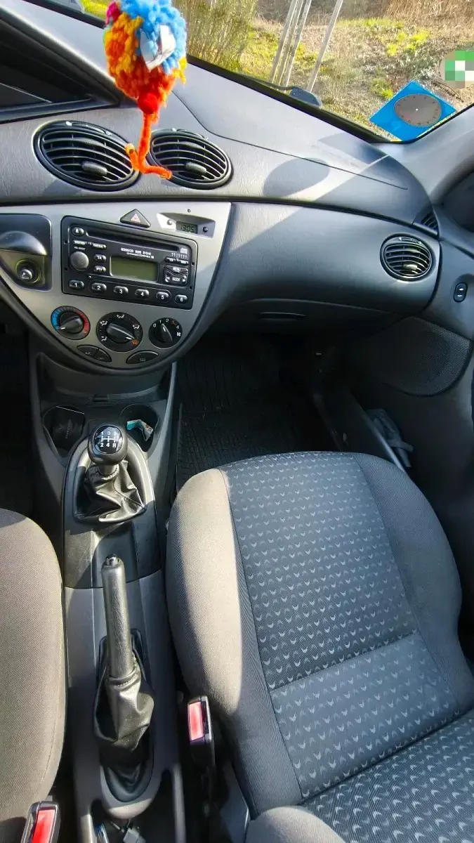 Gebraucht Ford Focus 101 PS (74 kW) 2004 Grau Limousine