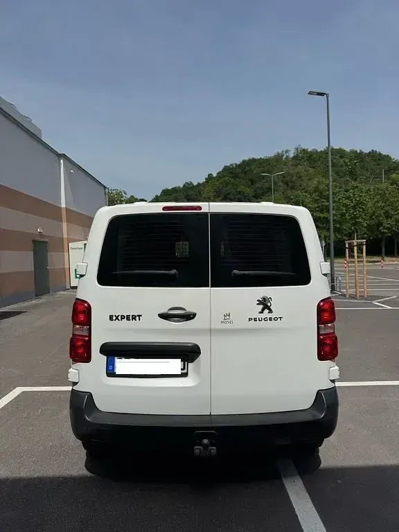 Gebraucht Peugeot Expert Premium 177 PS (130 kW) 2019 Weiß Van